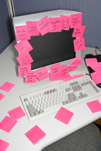 Post-its on computer