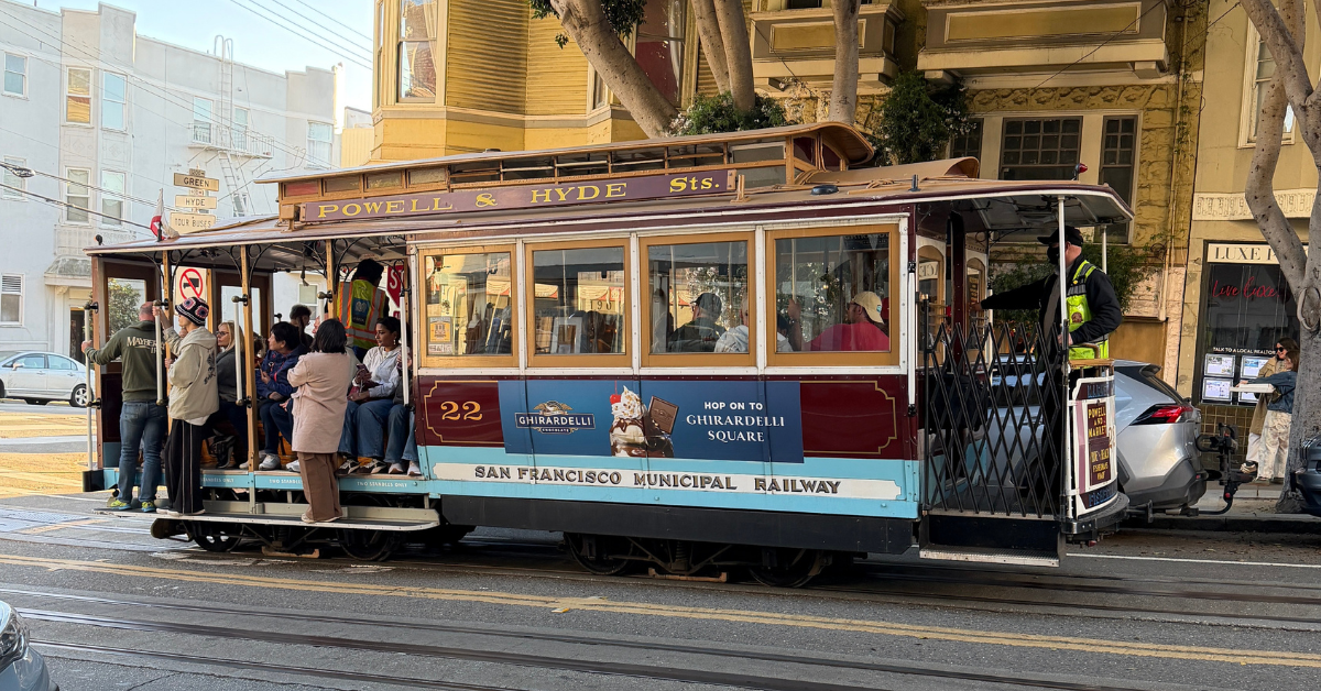 cable car in san francisco